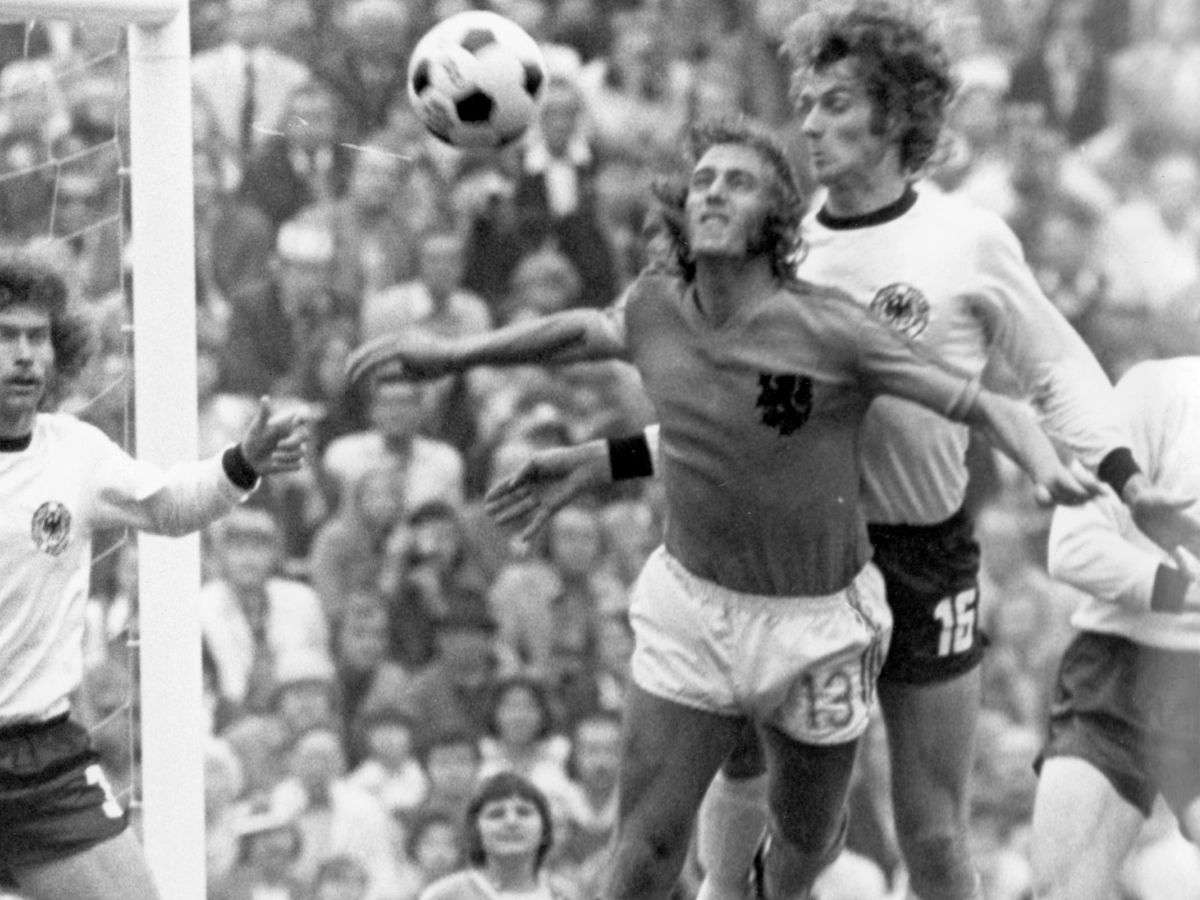 Falleció Johan Neeskens, astro de la "Naranja Mecanica"