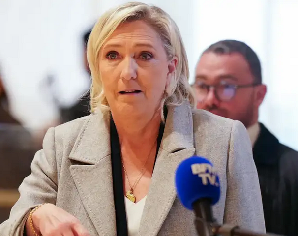 Inicia juicio contra Marine Le Pen por malversar fondos europeos