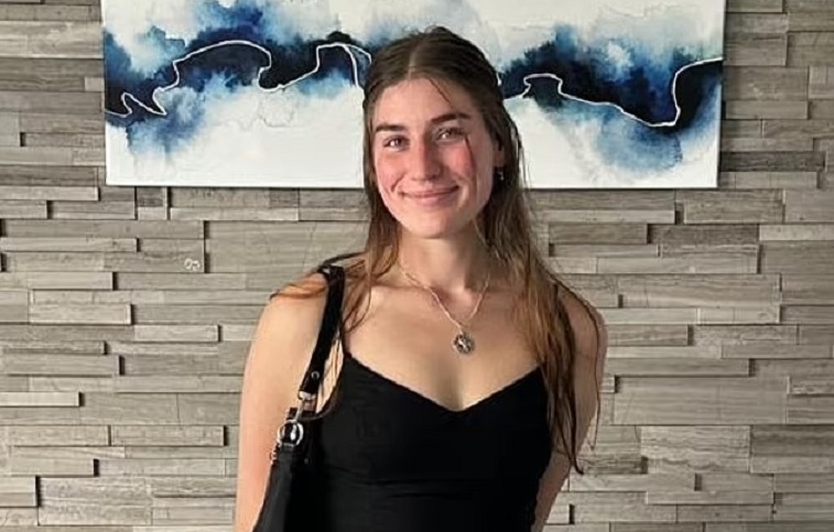 Se le cayó su celular, intentó recogerlo y todo terminó mal