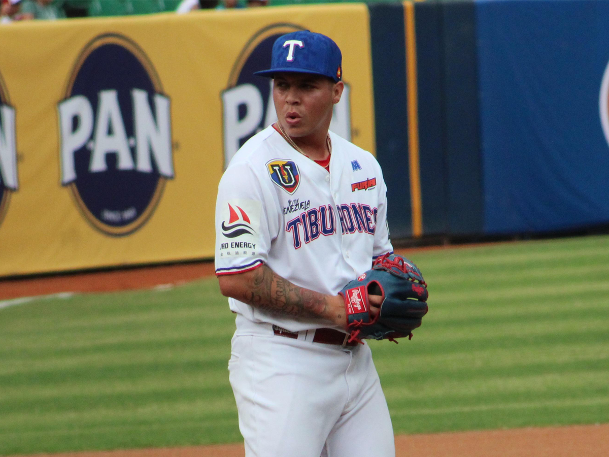 Oddanier Mosqueda dice presente en hábitat de Tiburones