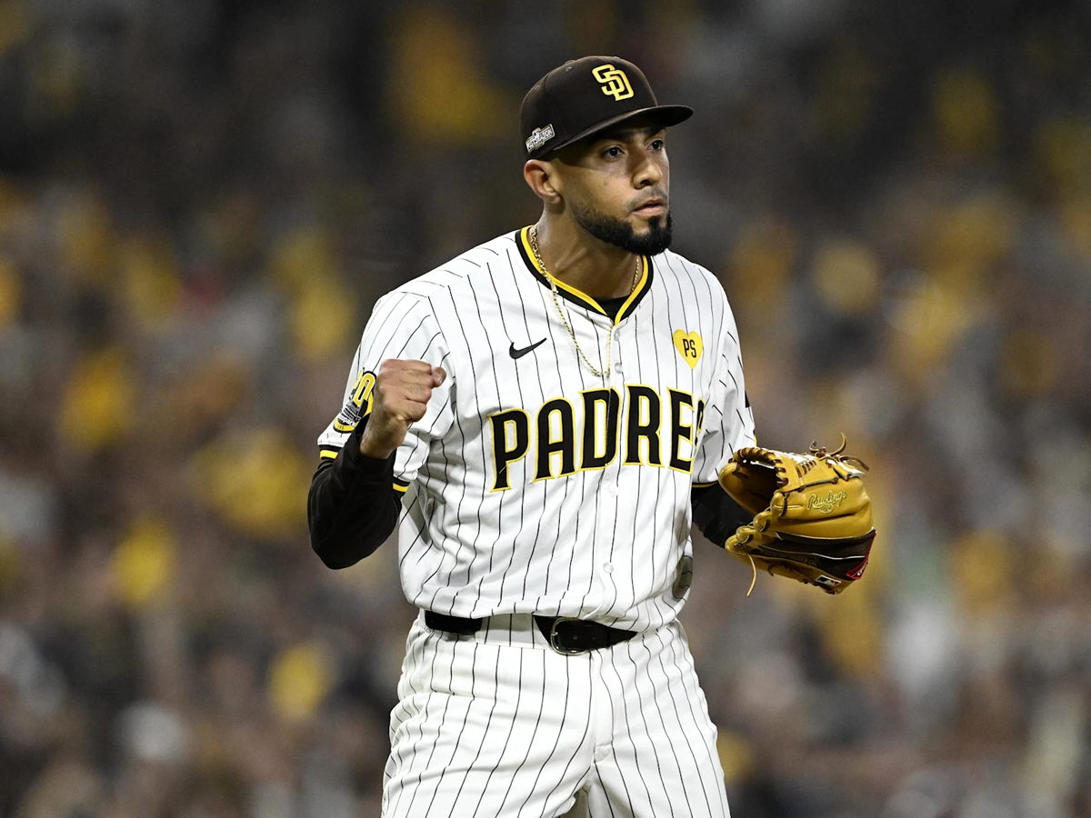 Robert Suárez llevó su fuego a la Serie Divisional