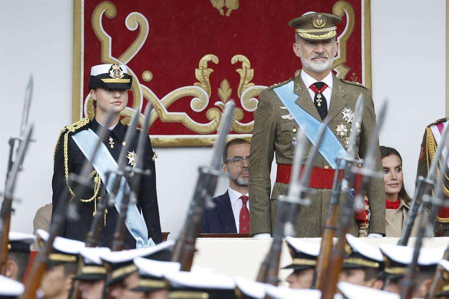 España desoye llamado de países latinoamericanos y celebra su 12 de octubre