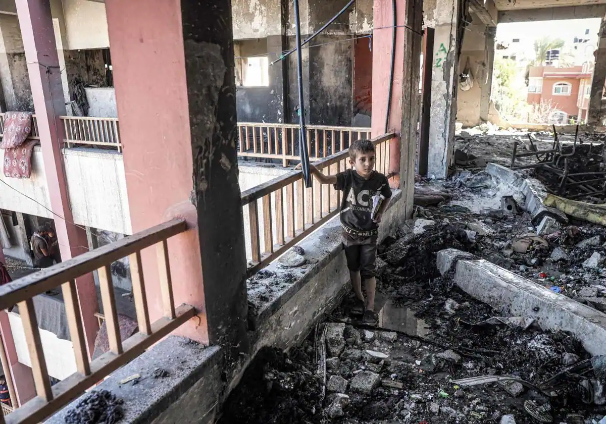 Israel bombardea una escuela en Gaza y asesina 17 personas refugiadas