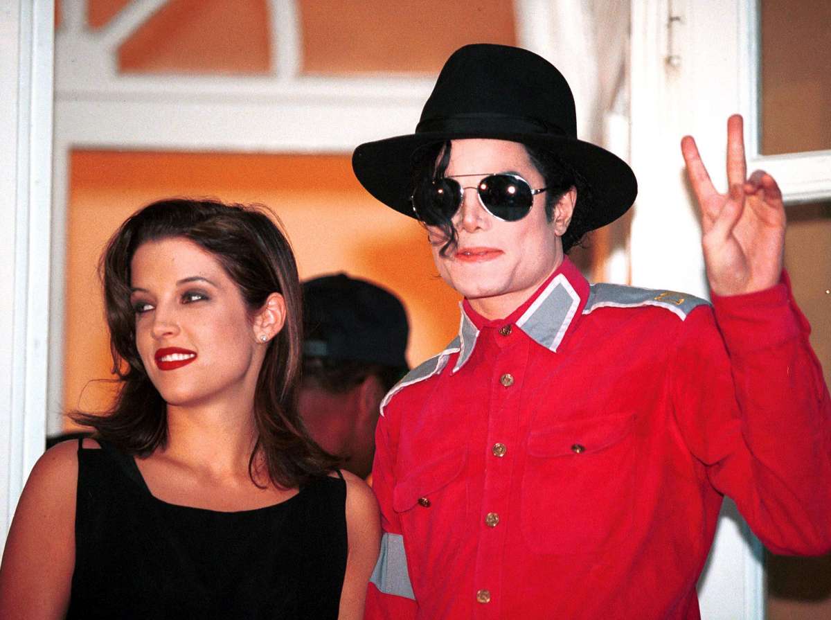 Lisa Marie Presley dice que Michael Jackson era virgen a los % 35 años