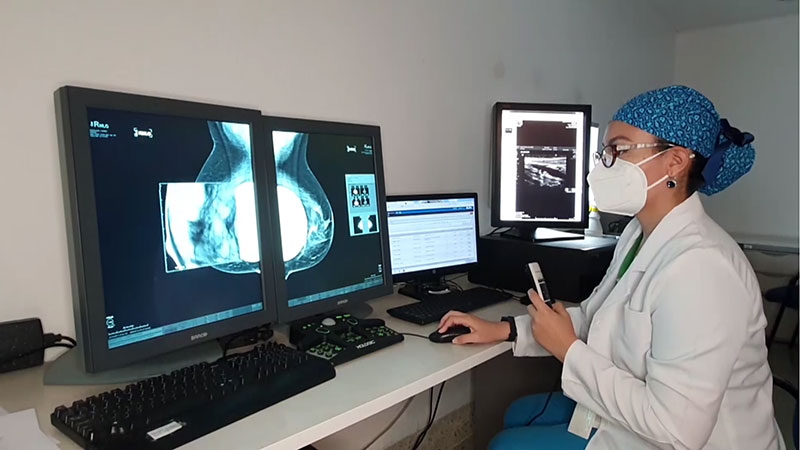 Diariamente se diagnostican 25 mujeres con cáncer de mama
