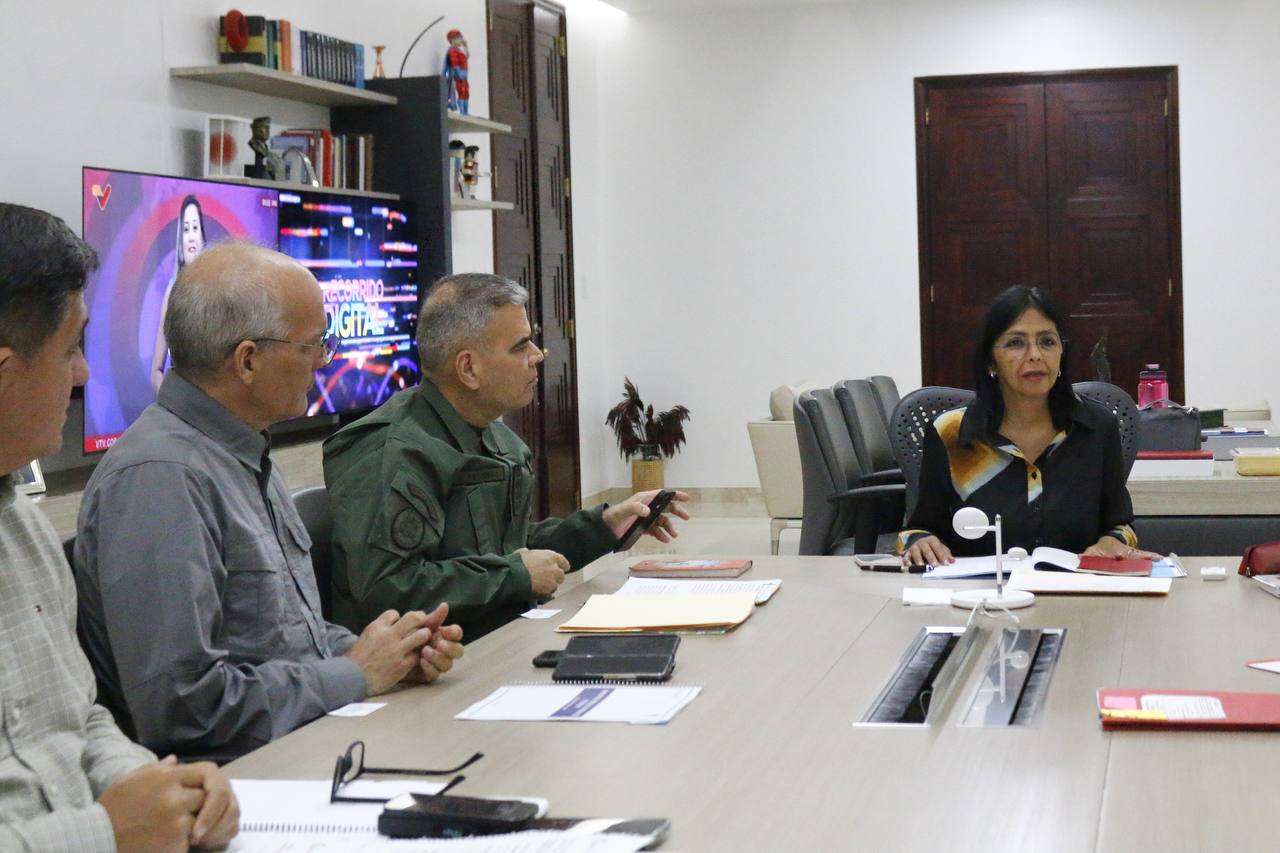 Consejo de vicepresidentes evalúa planes para atender al pueblo