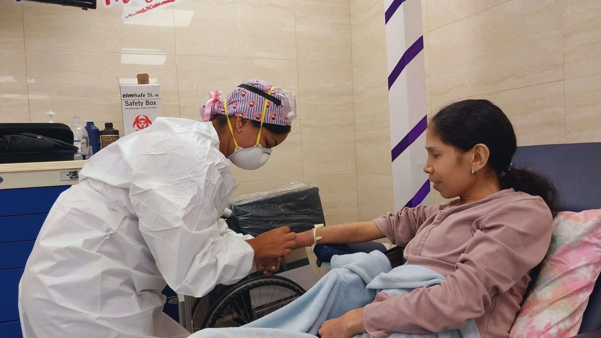 Mujeres tienen servicios médicos en La Guaira