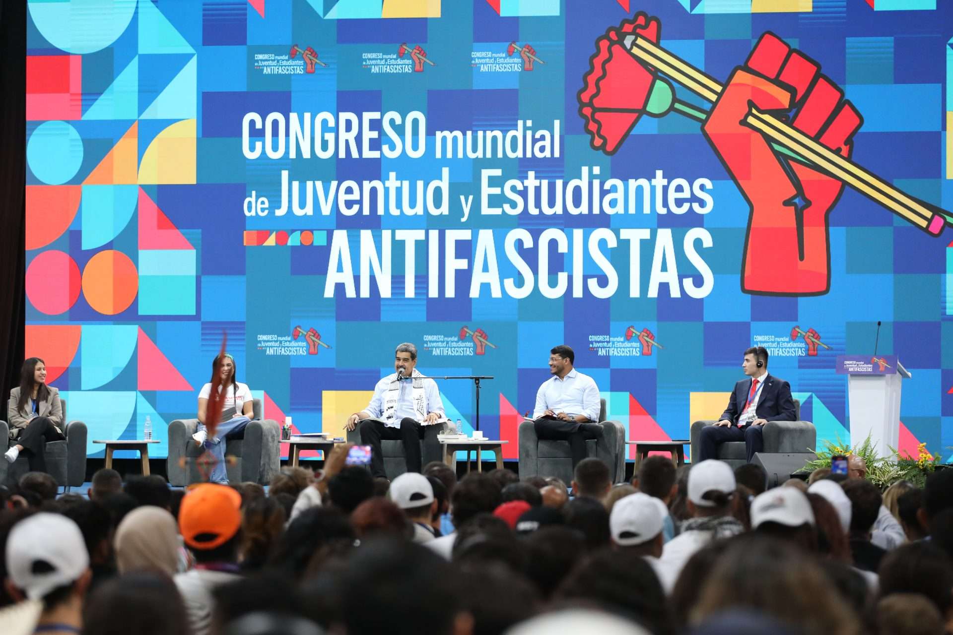 Maduro: pueblos del mundo se suman a la batalla contra el fascismo