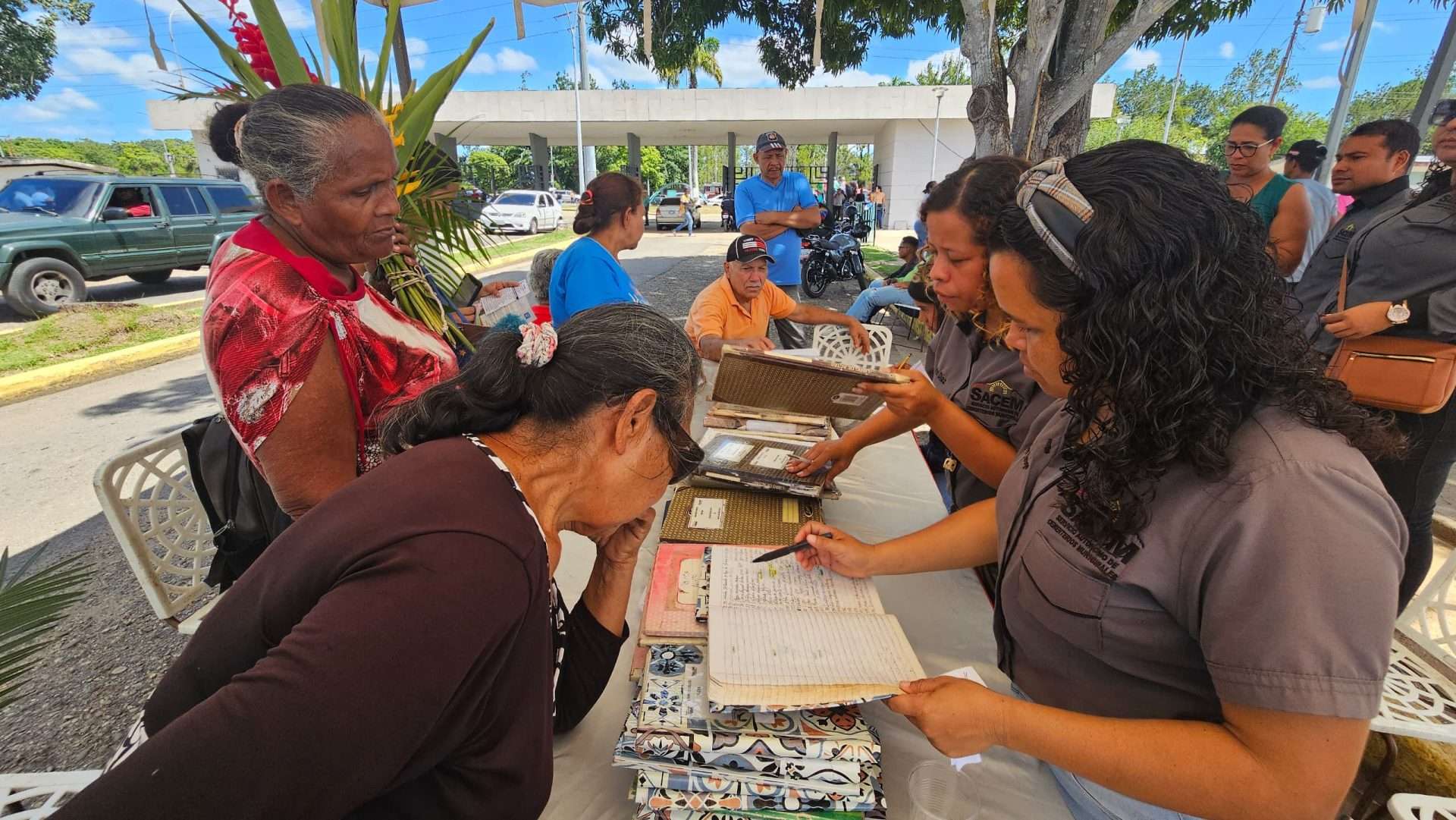 Maturinenses visitaron masivamente los cementerios de Maturín