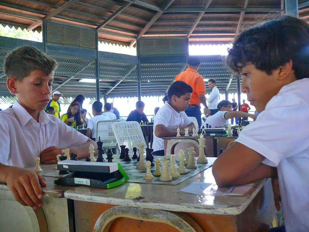 Asoajedrez Bolívar invita al Torneo Intercolegial Navideño 2024