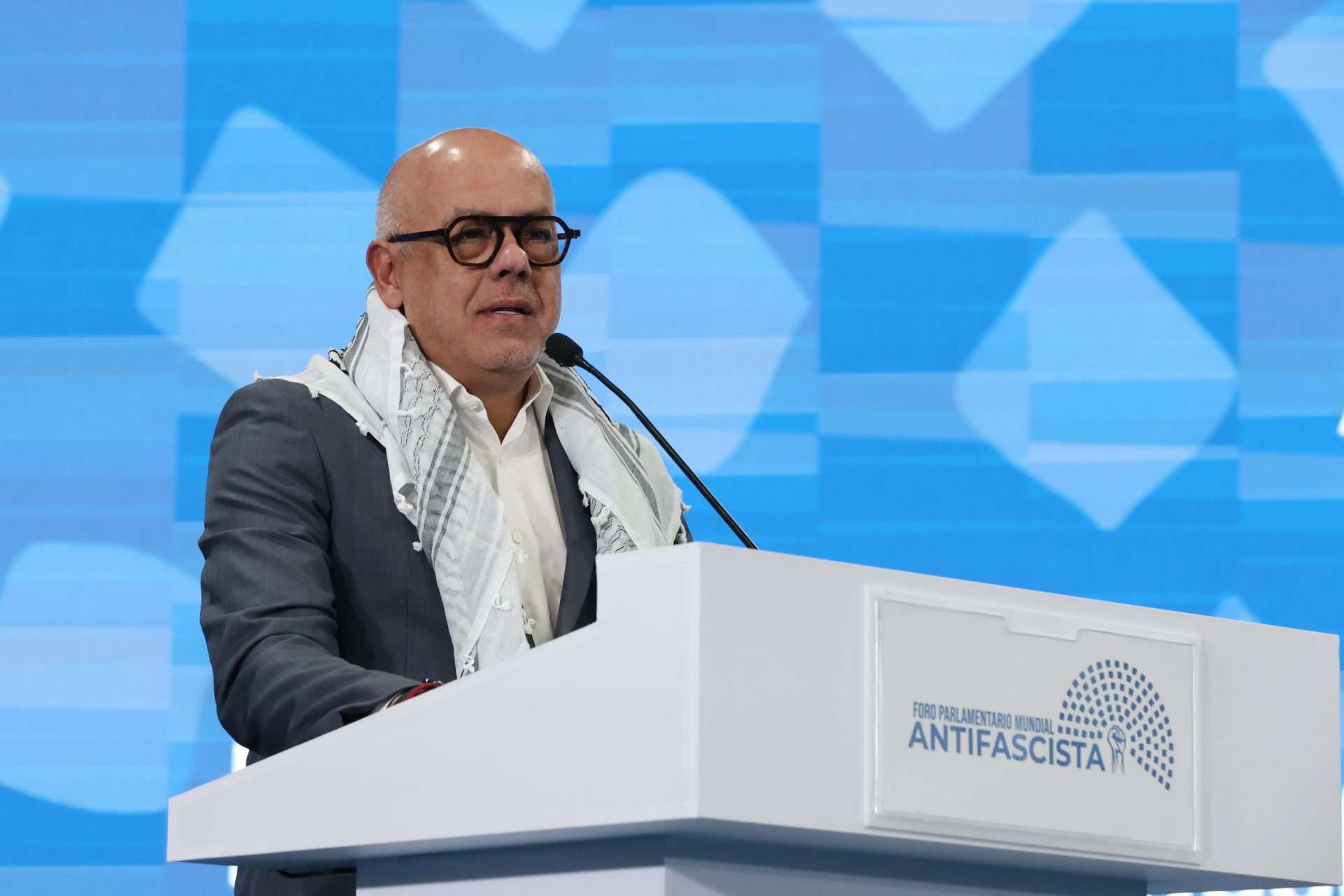 Venezuela propone crear foro permanente de parlamentarios contra el fascismo