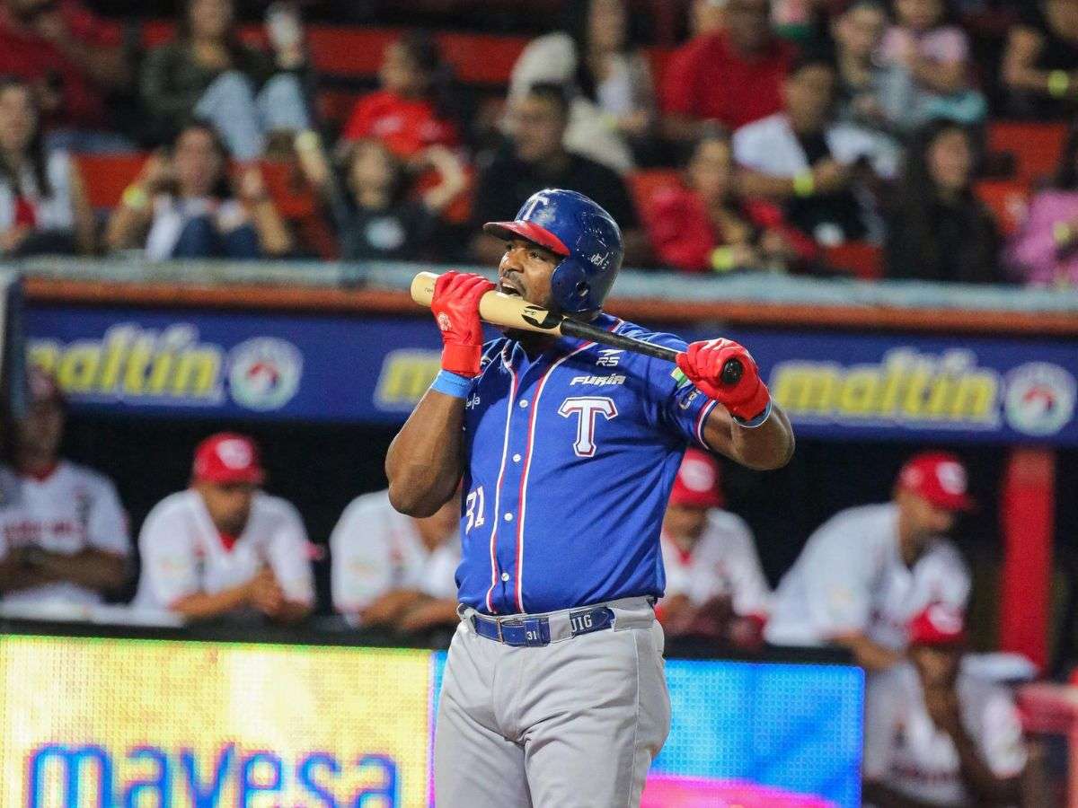 Yasiel Puig se despide de Tiburones de La Guaira