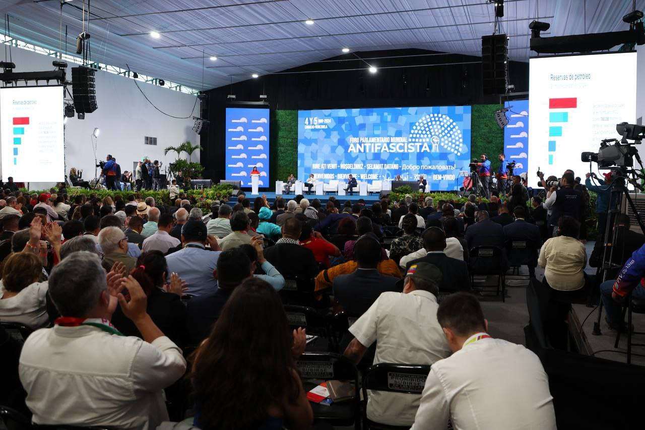 Invitados destacan importancia del Foro Parlamentario Mundial Antifascista