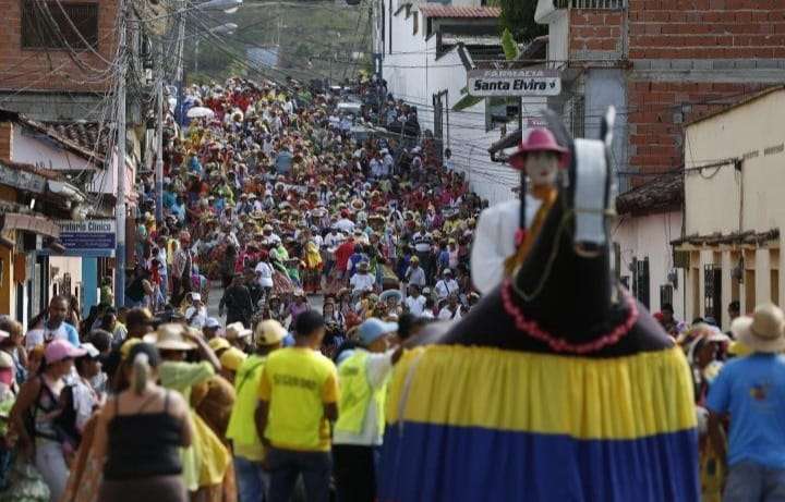 San Casimiro celebra el XVII Encuentro Nacional de Burras y Burriquitas