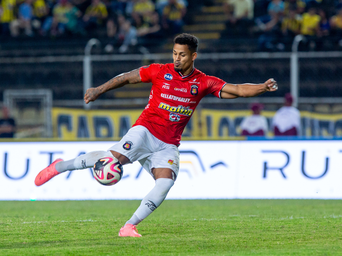 Caracas visita a Zamora con la obligación de ganar