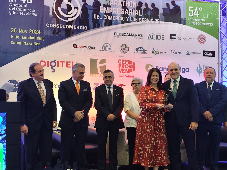 Digitel recibe el reconocimiento como Empresa del año por Consecomercio