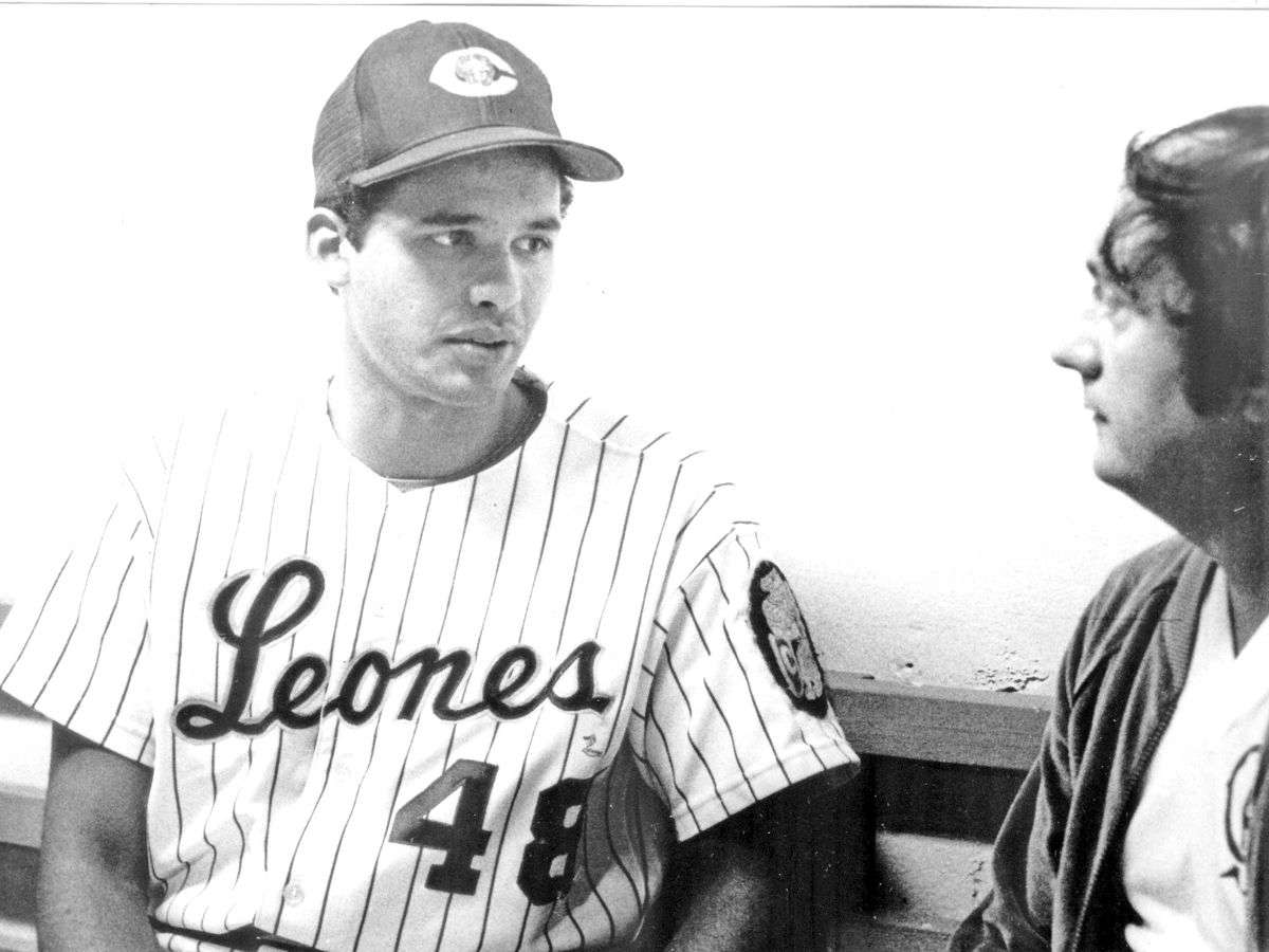 Por 14 innings Don Heinkel dejó sin aliento a los turcos