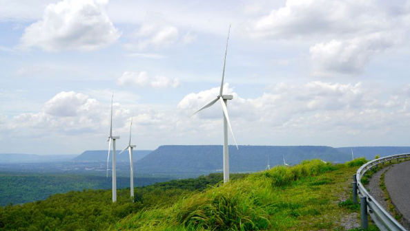 Costa Rica y Paraguay producen 99 % de electricidad con energía solar y eólica: Cero apagones