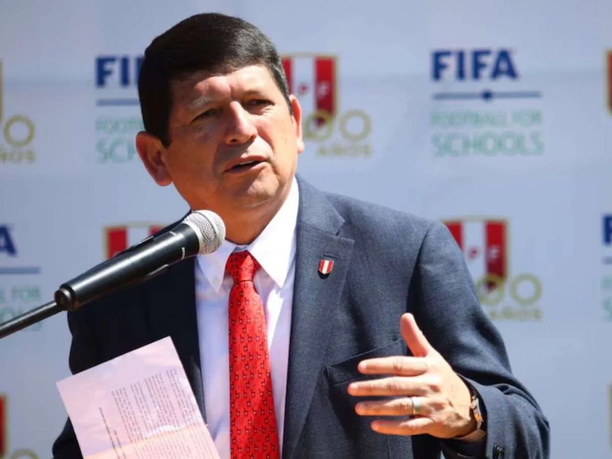 Detienen al presidente de la FPF por corrupción