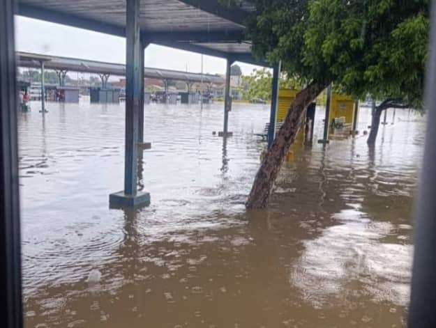 65 litros de agua por metro cuadrado cayeron en Maracaibo y San Francisco