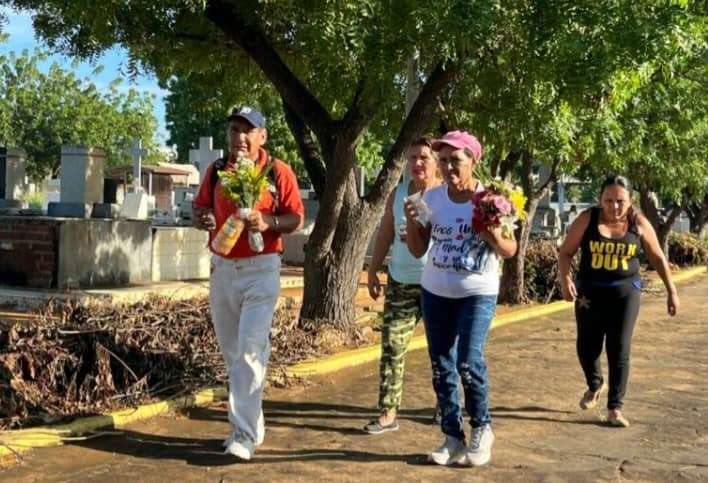 Cementerios de Maracaibo y San Francisco recibieron a cientos en el Día de los Difuntos