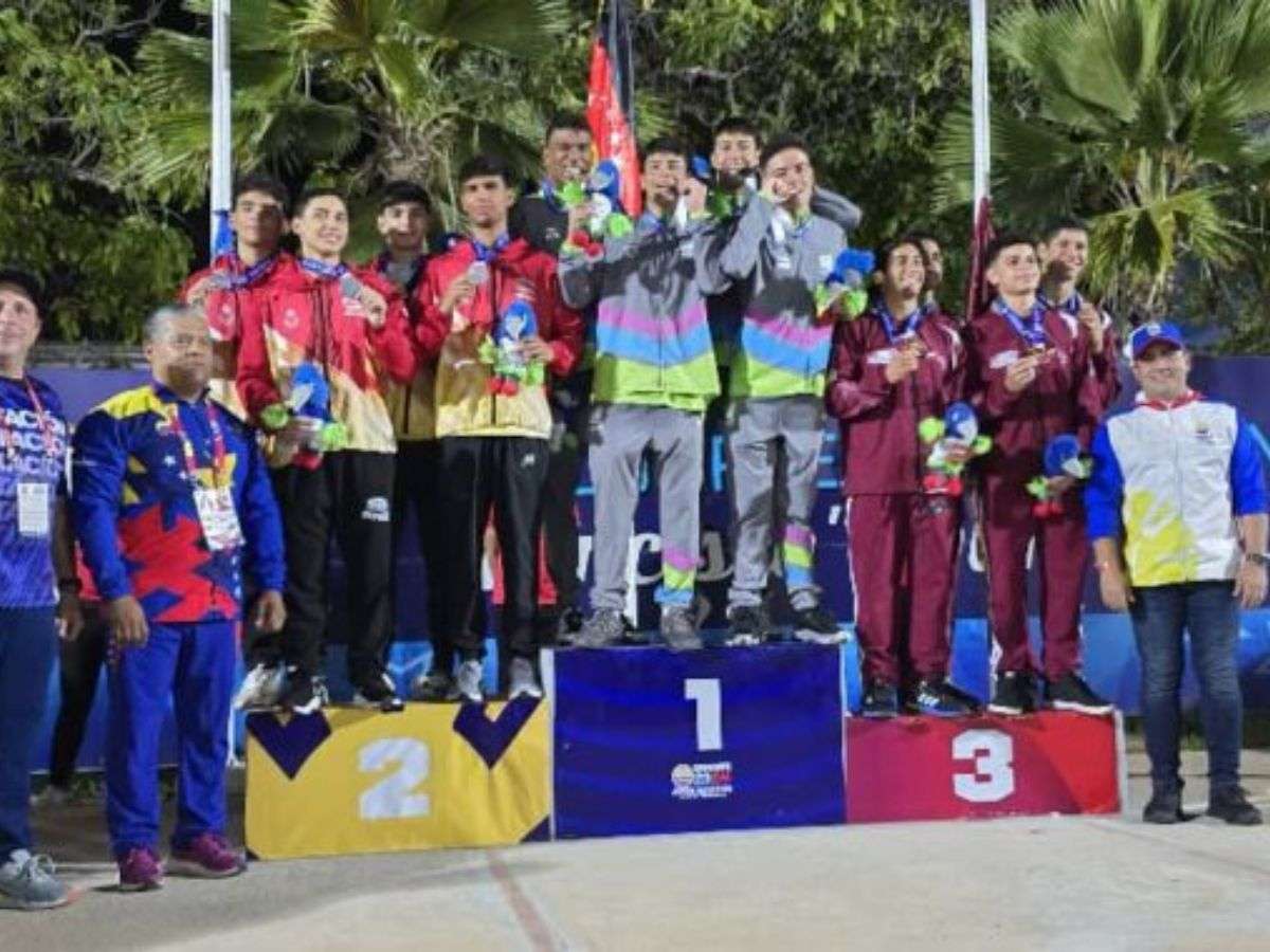 Miranda domina la natación en Oriente 2024