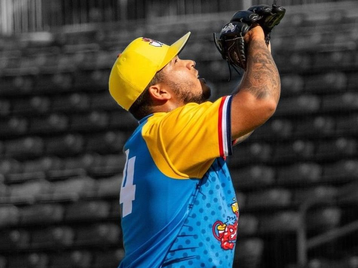 Luarbert Arias fue agregado al roster de 40 de los Marlins