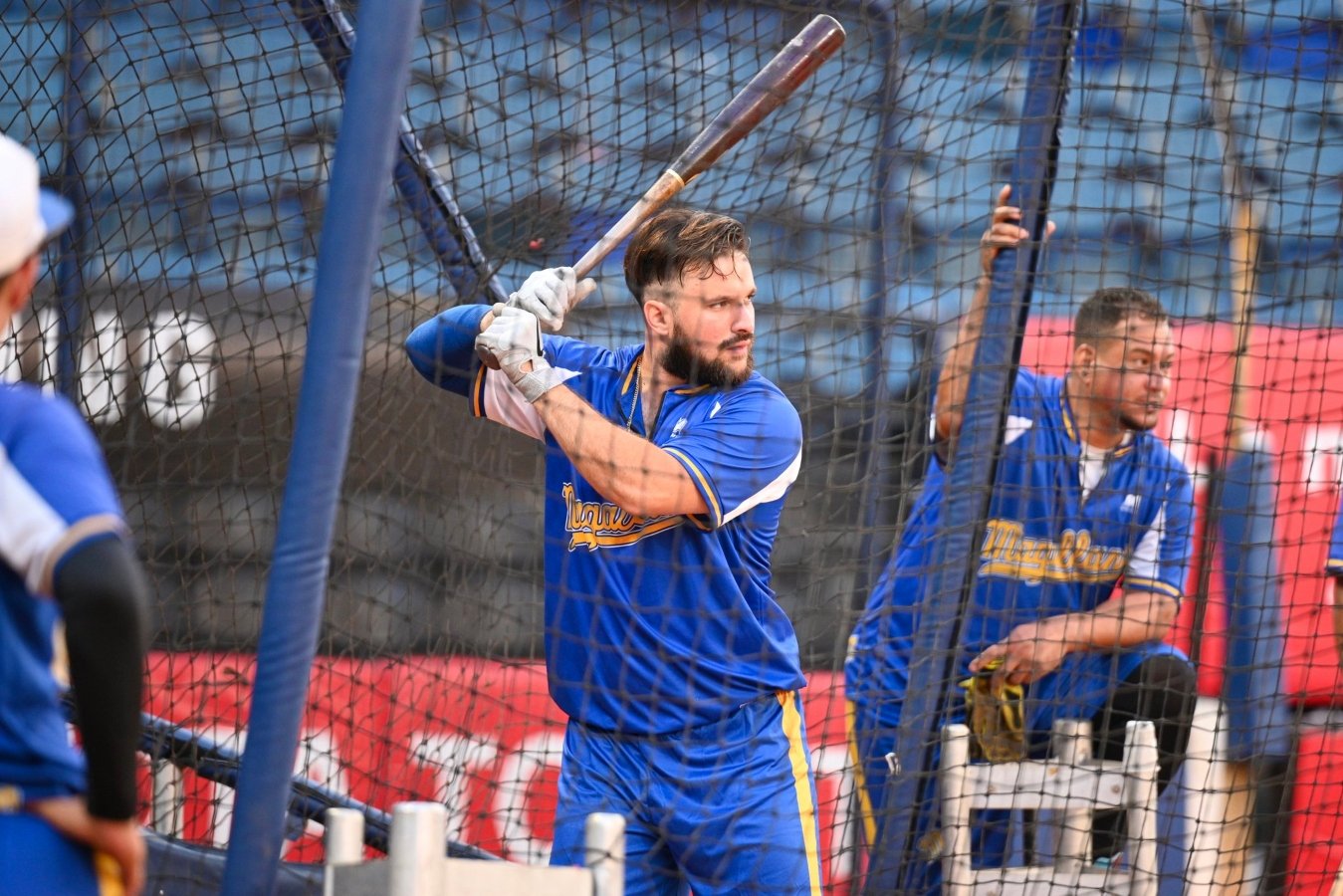 Luis Torrens se uniformó con Magallanes
