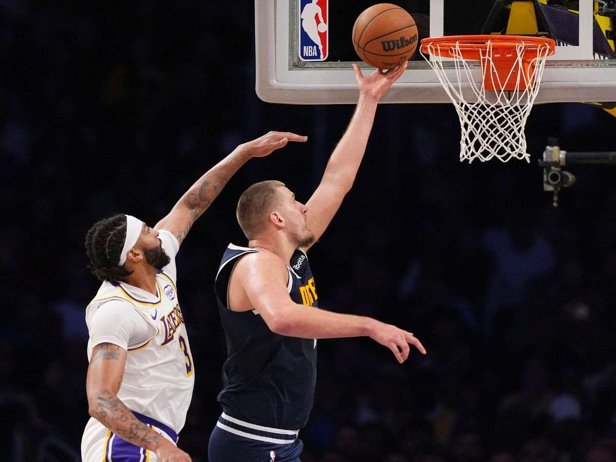 Jokic y Nuggets apagaron a los Lakers