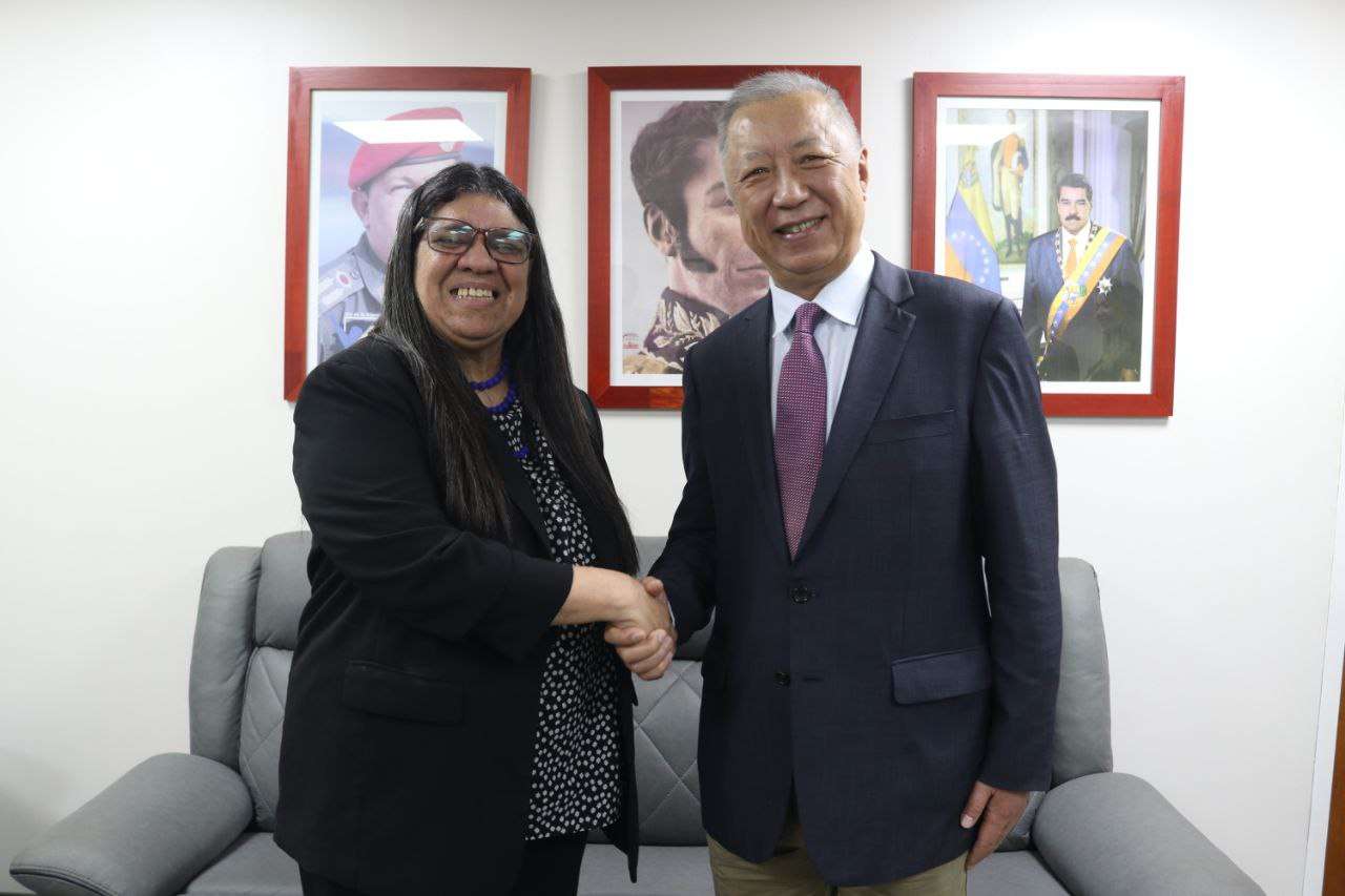 China y Venezuela evalúan fortalecimiento de cooperación académica
