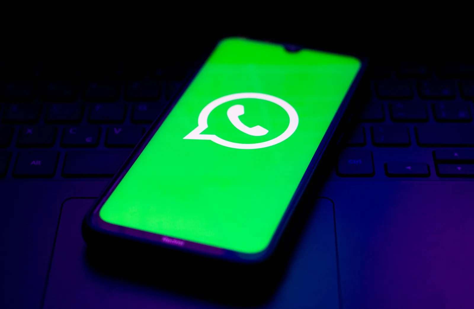 WhatsApp combatirá imágenes falsas con una función de Google Search