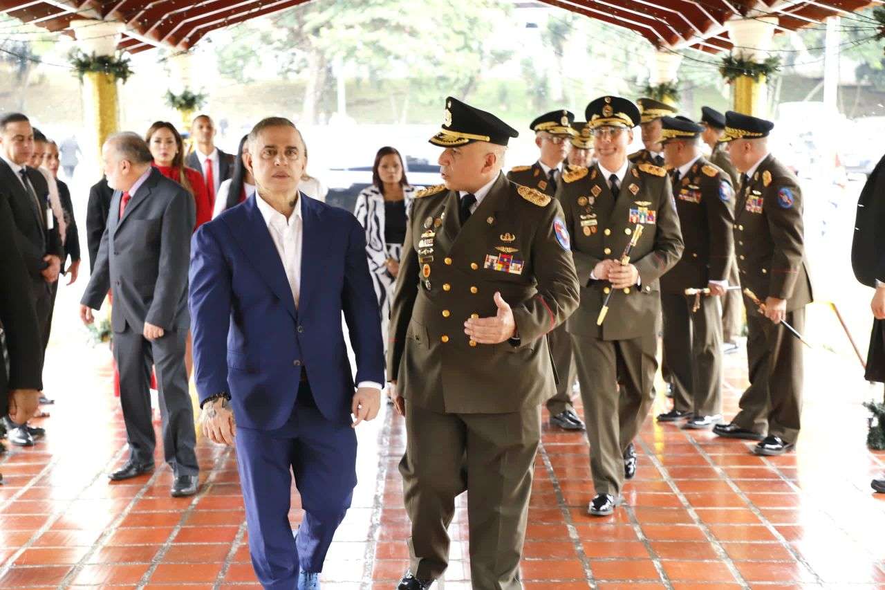Fiscal General impartió clase magistral sobre DDHH en Fuerte Tiuna