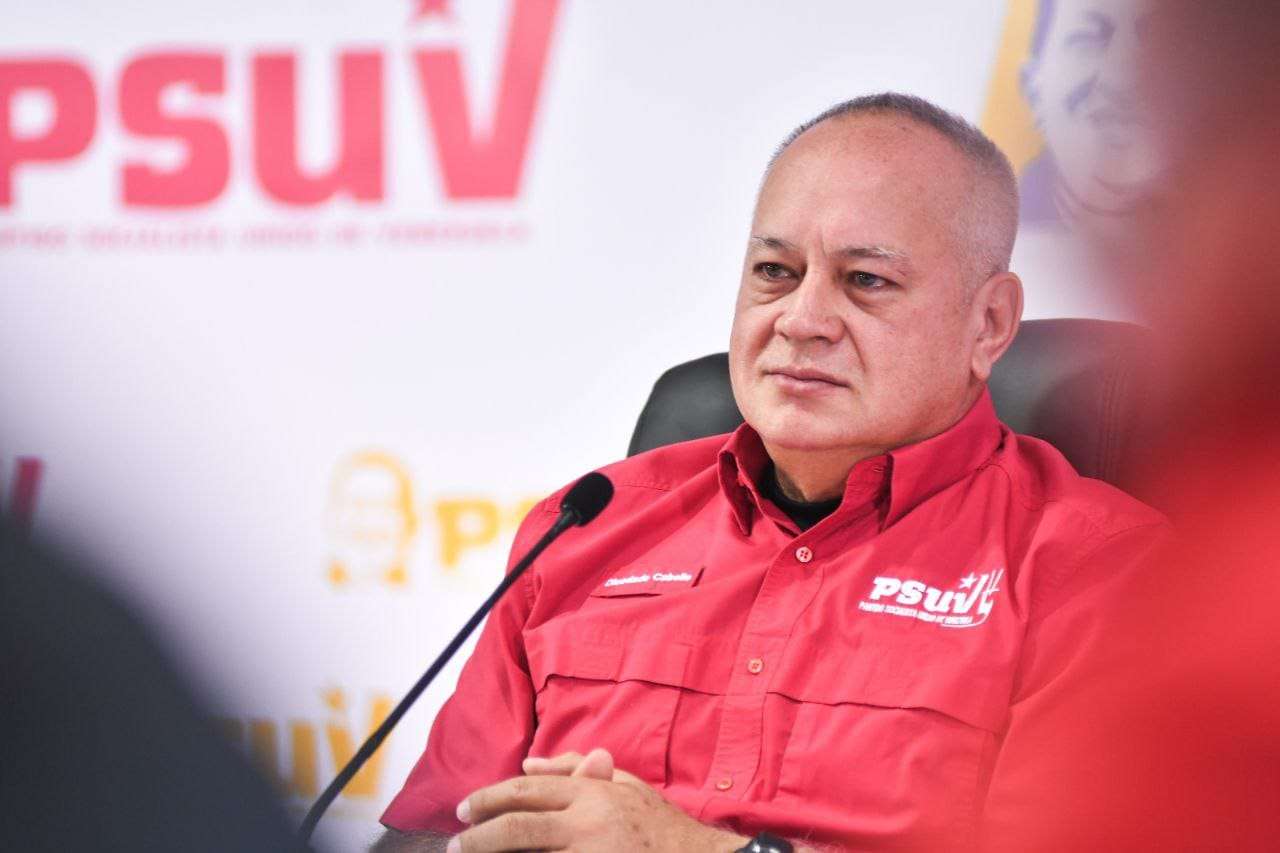Cabello desmiente hostigamiento hacia la embajada de Argentina
