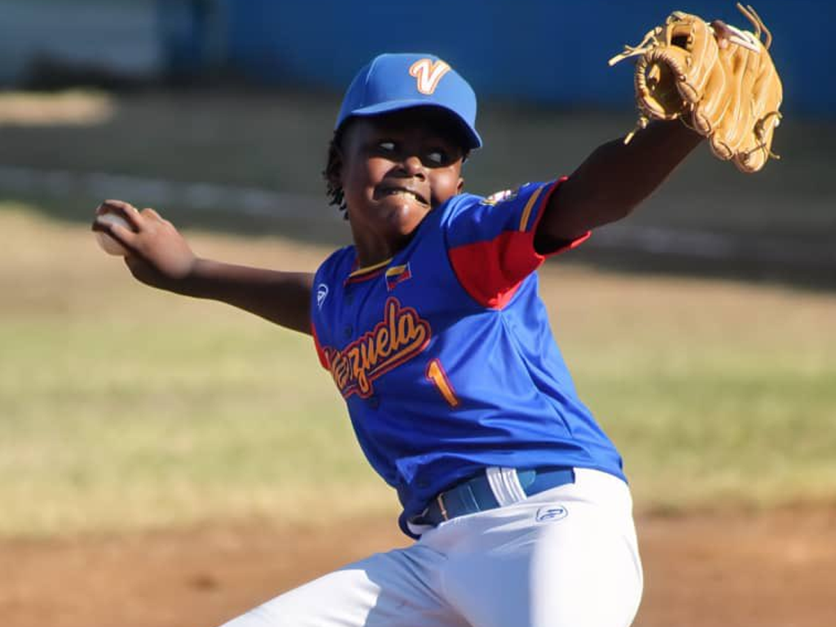 Venezuela vapuleó a Dominicana en inicio del Panamericano