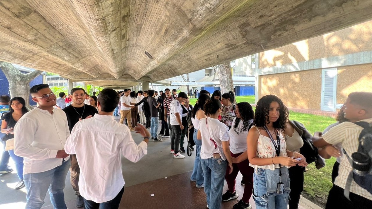 Elecciones estudiantiles de la UCV transcurren en paz