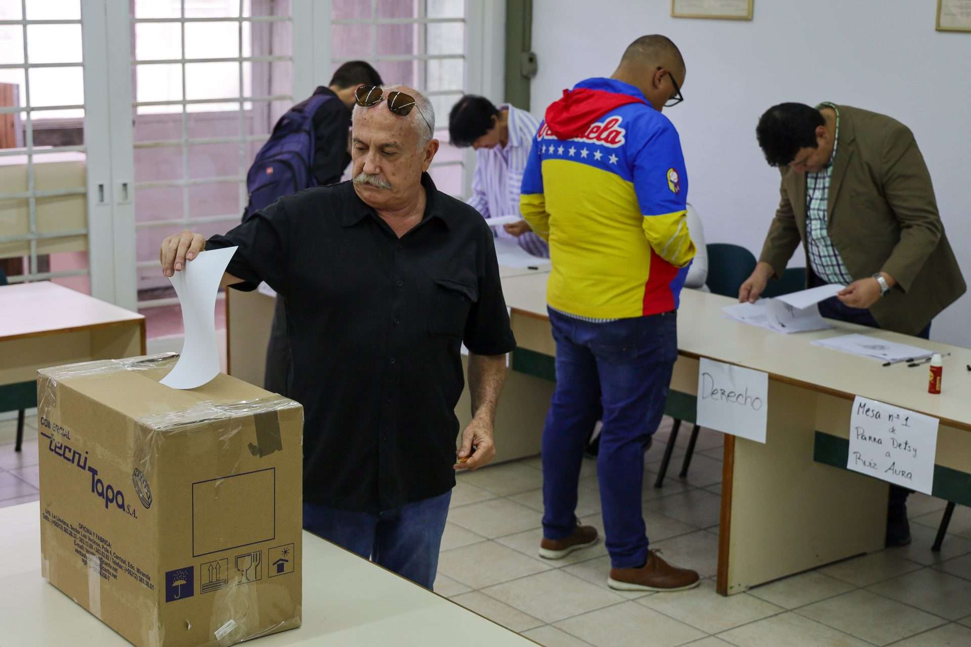 Estudiantes y egresados ejercieron voto en UCV