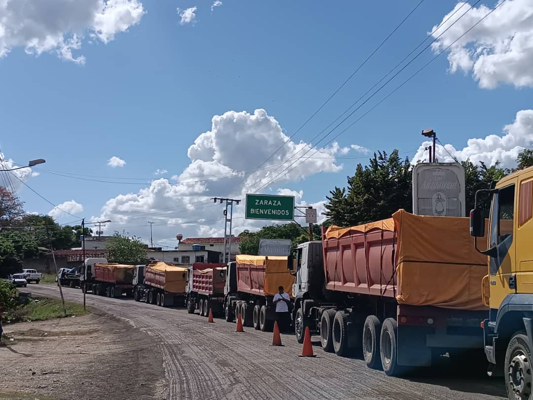 Inician asfaltado en calles de Zaraza