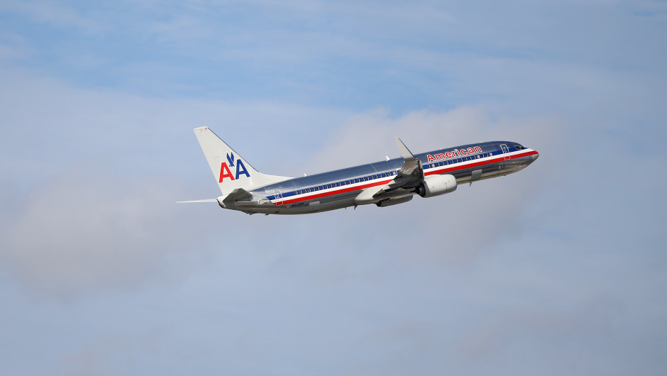 American Airlines renudó vuelos en EEUU tras breve suspensión por problemas técnicos