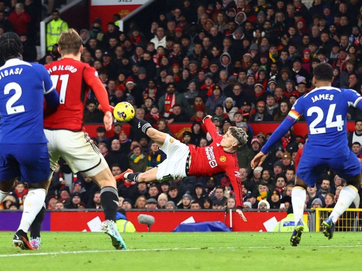 Garnacho se llevó el Puskas al mejor gol de año