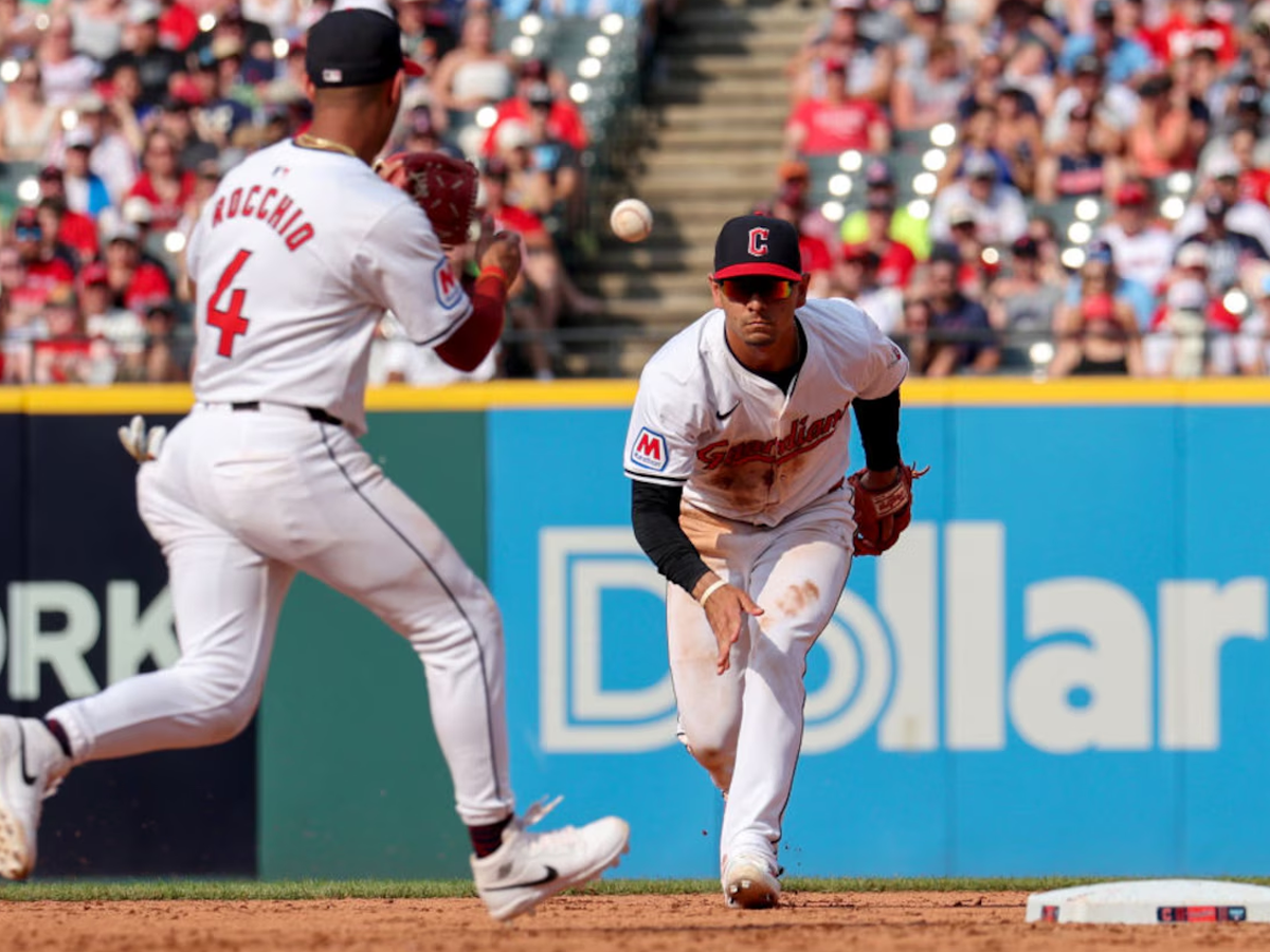 Buena defensa y ataque añade Giménez a Toronto