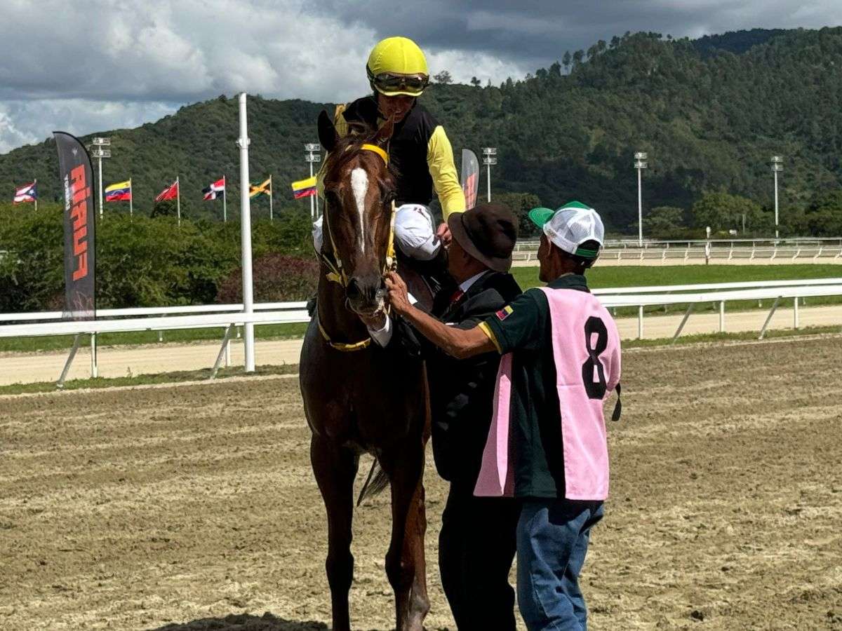 Compadre Peche ganó la Copa Velocidad del Caribe