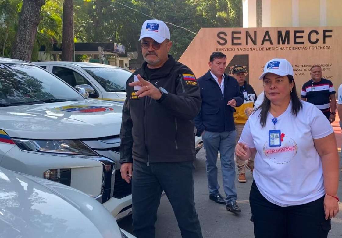 Entregan furgonetas para fortalecer servicio forense en 4 estados del país