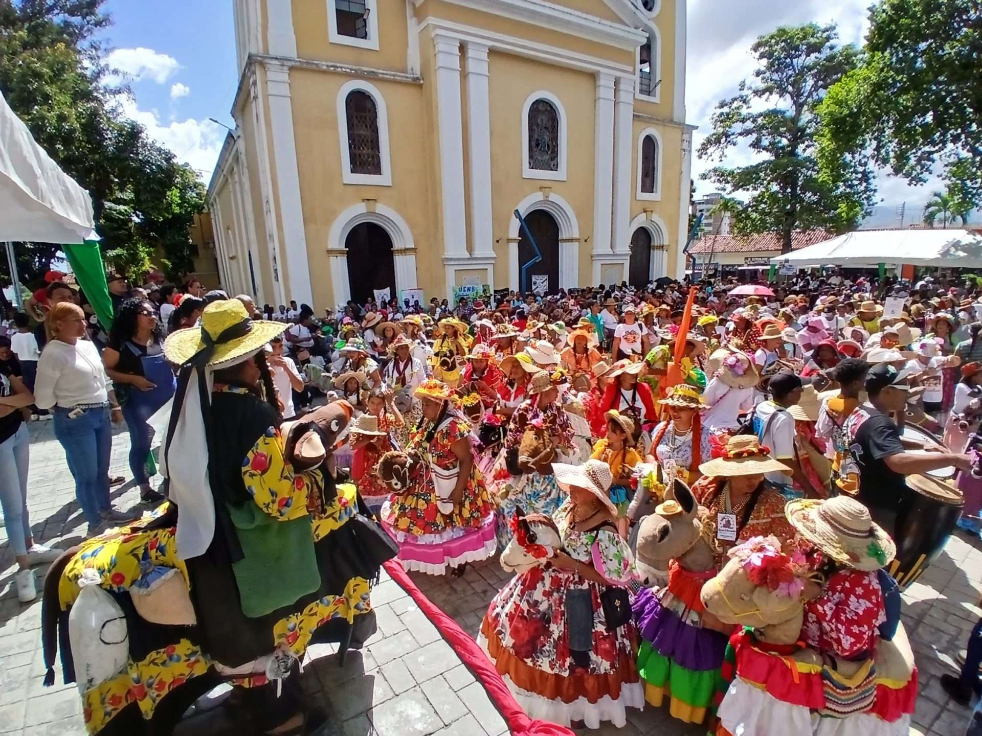 Encuentros nacionales de burras y burriquitas cautivaron a los tuyeros