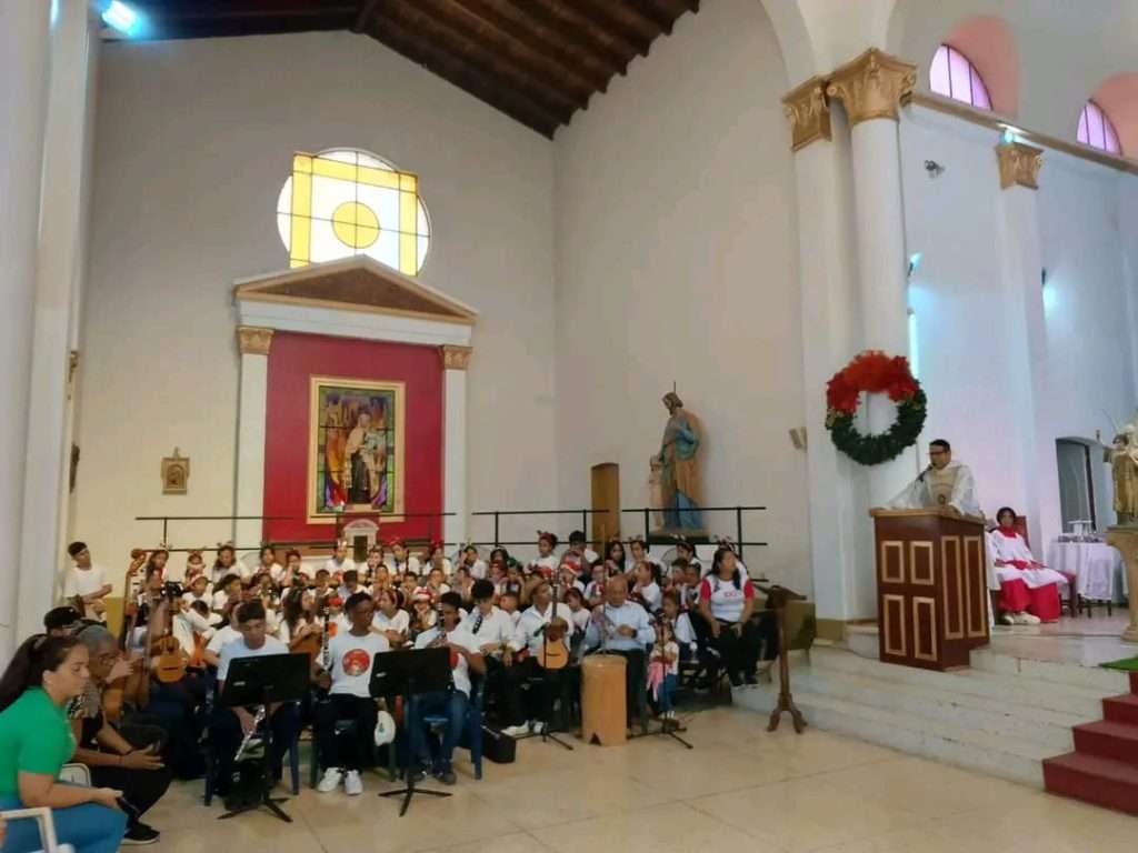 100 voces infantiles alegran la Navidad en los Valles del Tuy