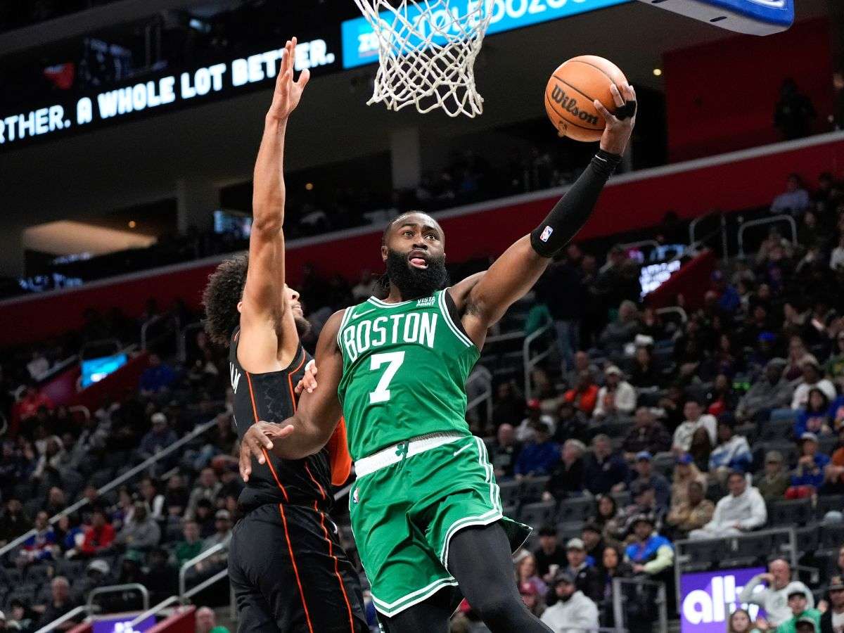 La NBA multó a Jaylen Brown por "Gesto inapropiado"