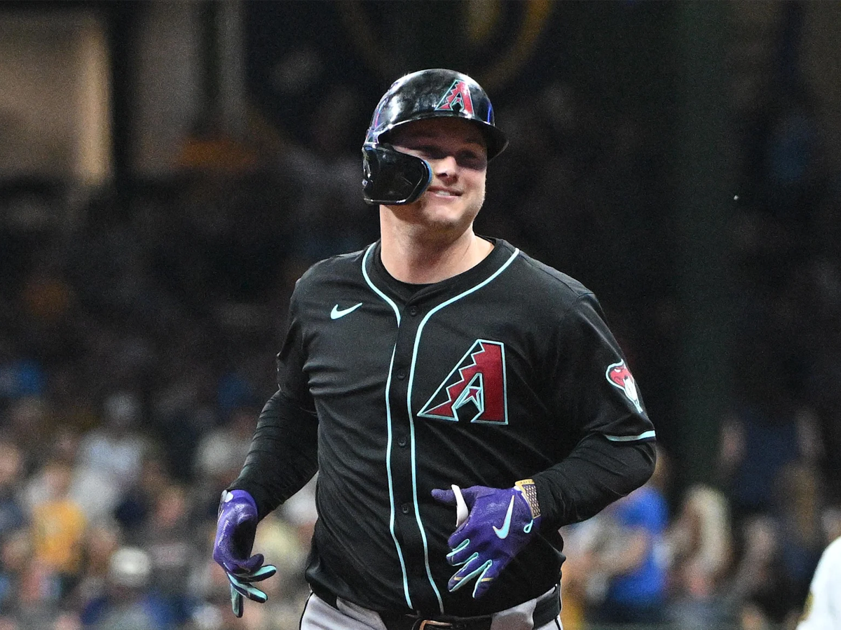 Joc Pederson pone rumbo a los Rangers de Texas