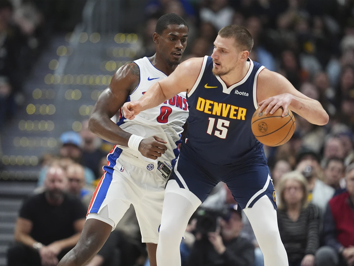 Nikola Jokic estuvo al frente en triunfo de los Nuggets