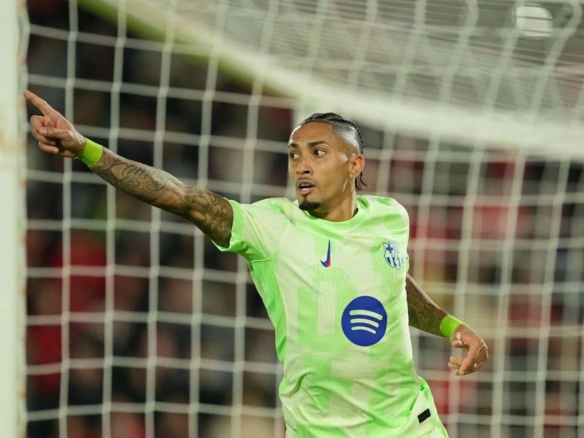Raphinha escala entre los goleadores del Barcelona