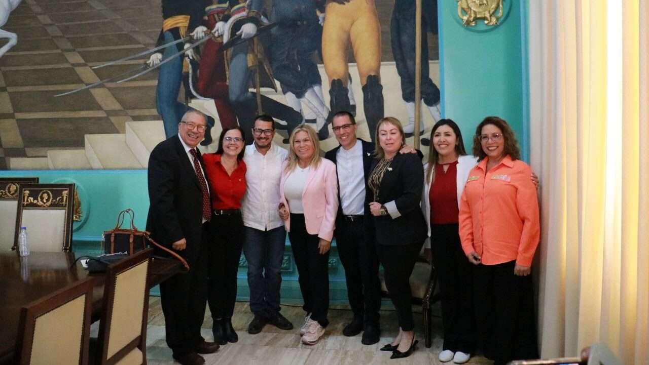 Parlamento antifascista se reunirá en enero