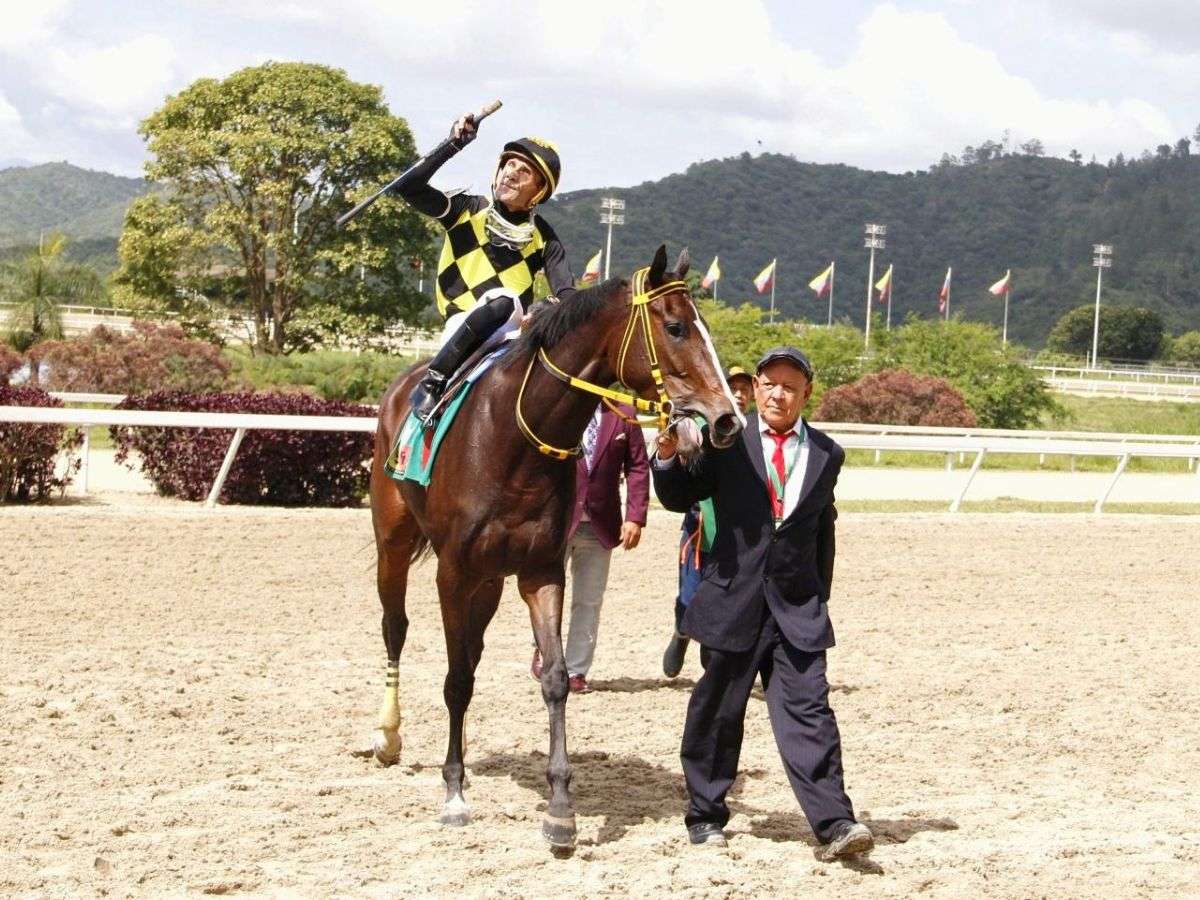 Tequila triunfó sin problemas - Líder en deportes